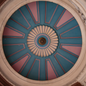 Dôme intérieur de la bourse du café, Santos, São Paulo, détail architectural, conception radiale, bâtiment historique