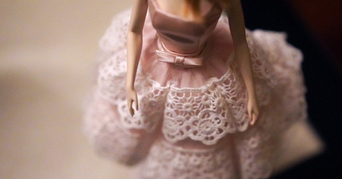 Barbie garde sa tête : Mattel réussit à protéger le dessin de la tête de sa  poupée dans l'UE